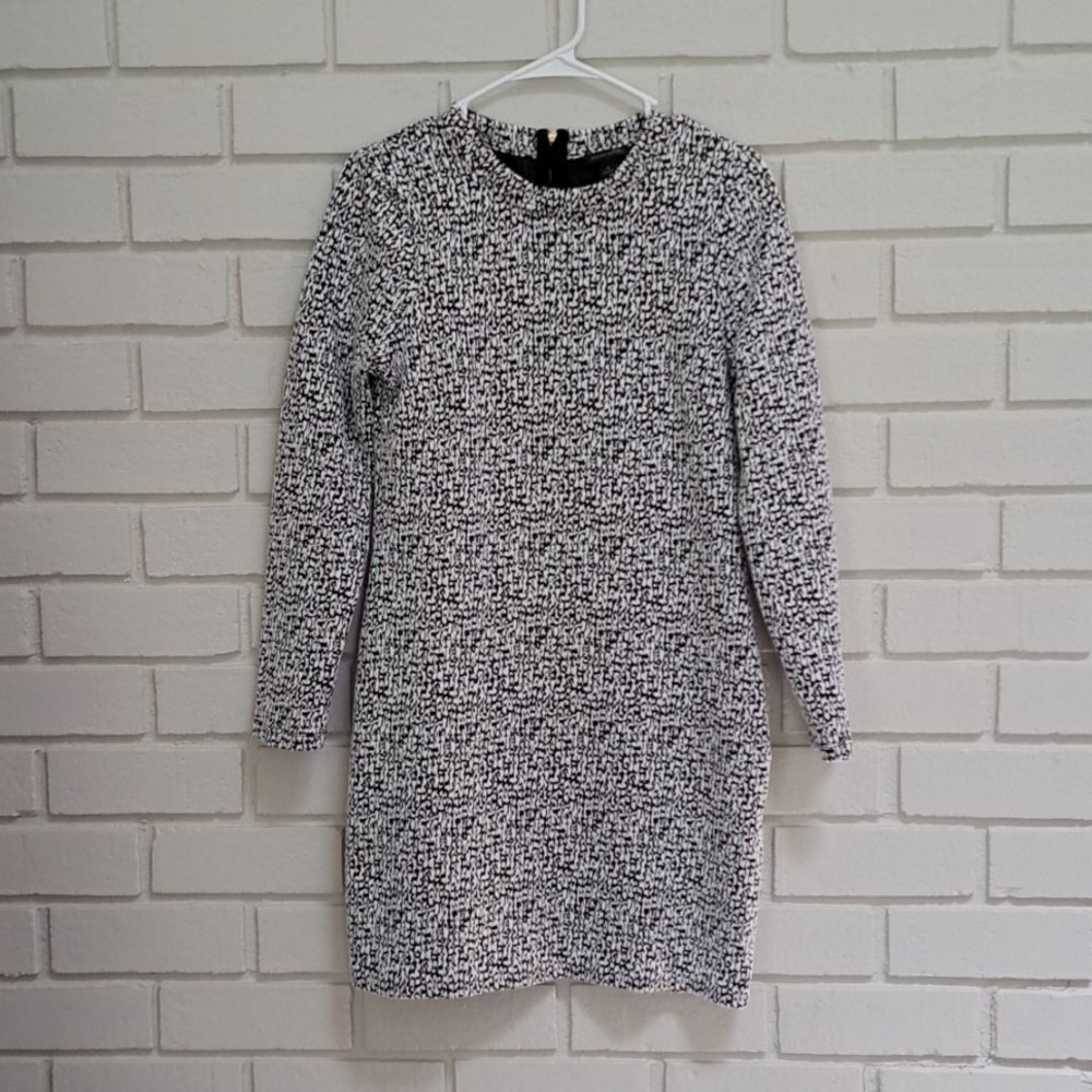 Banana Republic Business/Office Black/White Dress. Size 8 NWOT